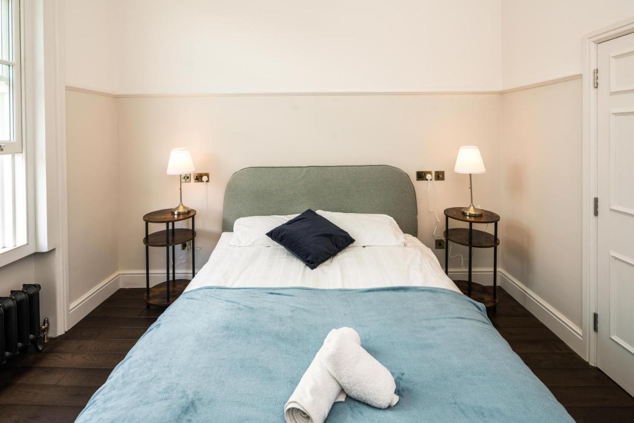 4 Bedroom House Up To 10 People At Heart Of Kensington And Chelsea London Exterior foto