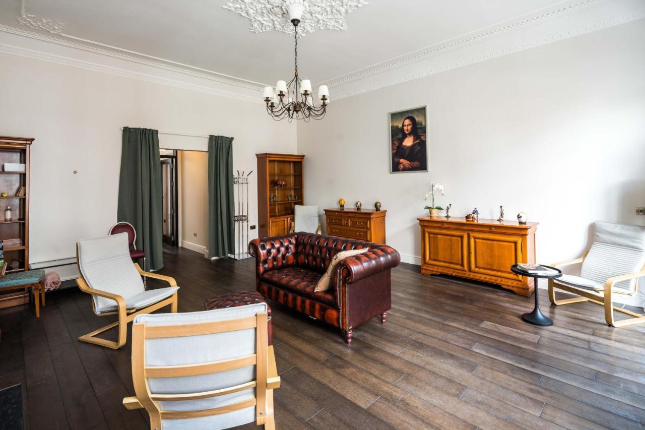 4 Bedroom House Up To 10 People At Heart Of Kensington And Chelsea London Exterior foto